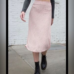 Brandy melville  phoebe skirt pink